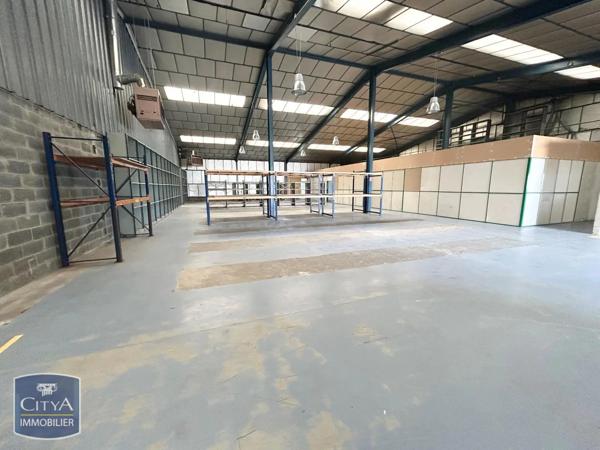 Location local professionnel 1461.91m²