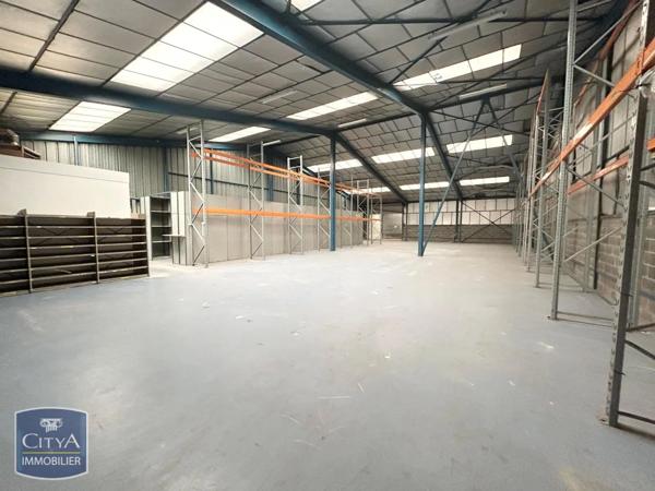 Location local professionnel 1461.91m²