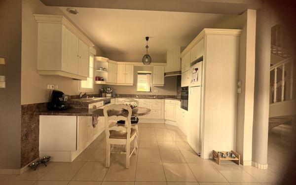 Maison à vendre    8 pièces • 265 m2 Condren