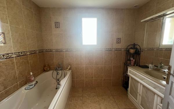 Maison à vendre    8 pièces • 265 m2 Condren