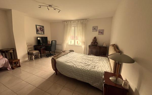 Maison à vendre    8 pièces • 265 m2 Condren