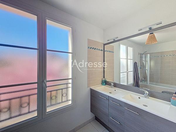 A vendre à Magny le Hongre maison avec piscine - 5 chambres