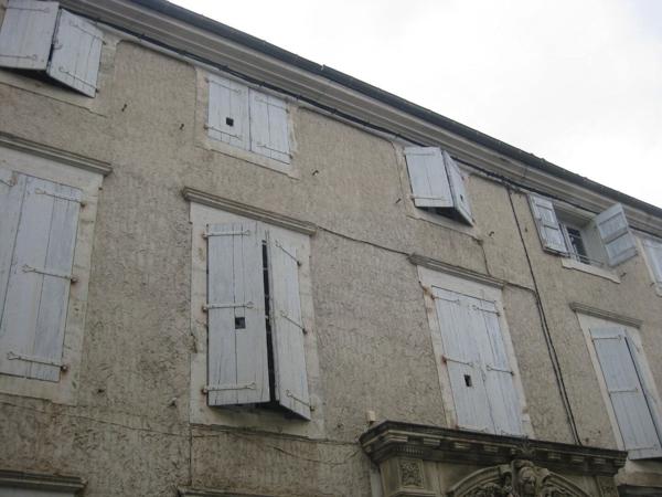 31250 REVEL IMMEUBLE A RENOVER