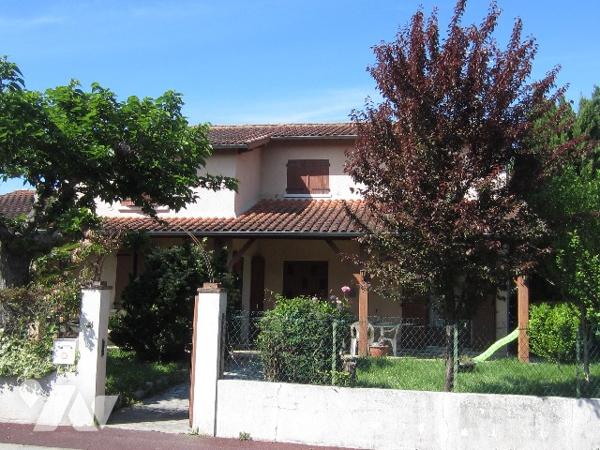 MAISON type 5 dans un quartier tranquille avec garage et jardin avec proximité des commerces-écoles