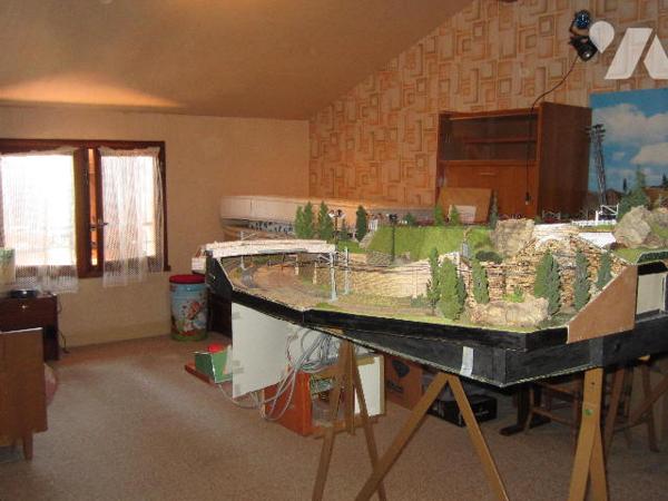 MAISON type 5 dans un quartier tranquille avec garage et jardin avec proximité des commerces-écoles