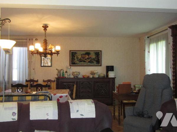 MAISON type 5 dans un quartier tranquille avec garage et jardin avec proximité des commerces-écoles