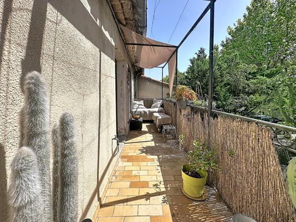 Appartement T3 104 m² à vendre Marseille 13012 Saint-Barnabé, emplacement recherché
