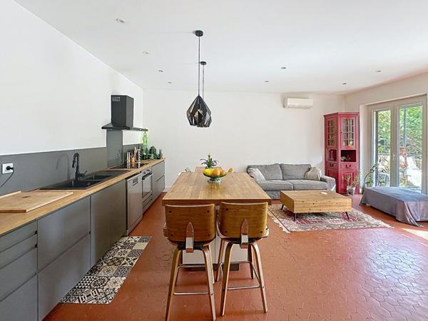 Appartement T3 104 m² à vendre Marseille 13012 Saint-Barnabé, emplacement recherché