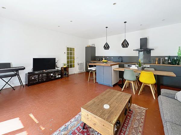 Appartement T3 104 m² à vendre Marseille 13012 Saint-Barnabé, emplacement recherché