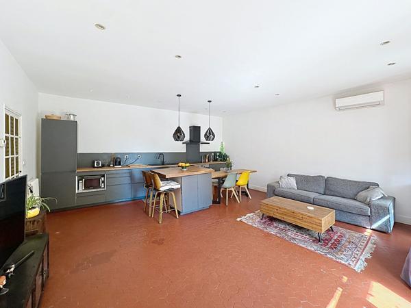 Appartement T3 104 m² à vendre Marseille 13012 Saint-Barnabé, emplacement recherché