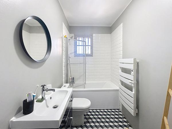 Appartement T3 104 m² à vendre Marseille 13012 Saint-Barnabé, emplacement recherché