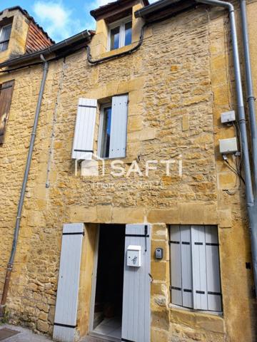 A Sarlat maison de ville sur 3 niveaux