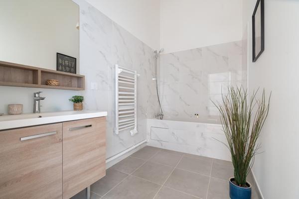 Appartement avec jardin et terrasse