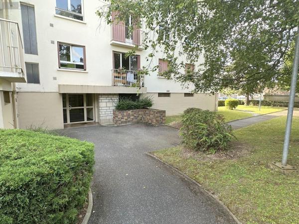 Appartement rénové à louer à Caen dans le Calvados (14000), ref : 14005/APPT/372   
CALMETTE