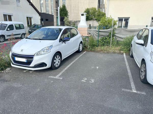 Appartement rénové à louer à Caen dans le Calvados (14000), ref : 14005/APPT/372   
CALMETTE