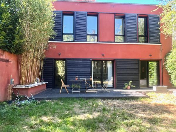 Grande maison d'architecte avec jardin