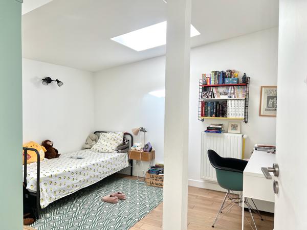 Grande maison d'architecte avec jardin