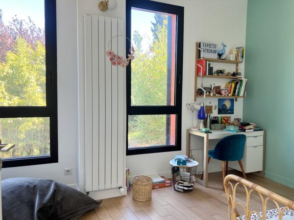 Grande maison d'architecte avec jardin