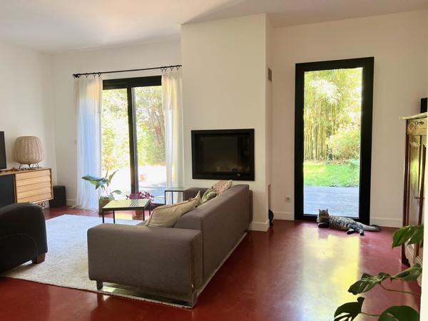 Grande maison d'architecte avec jardin