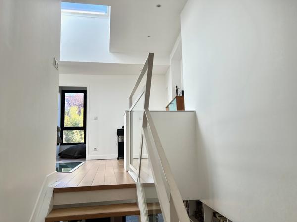 Grande maison d'architecte avec jardin