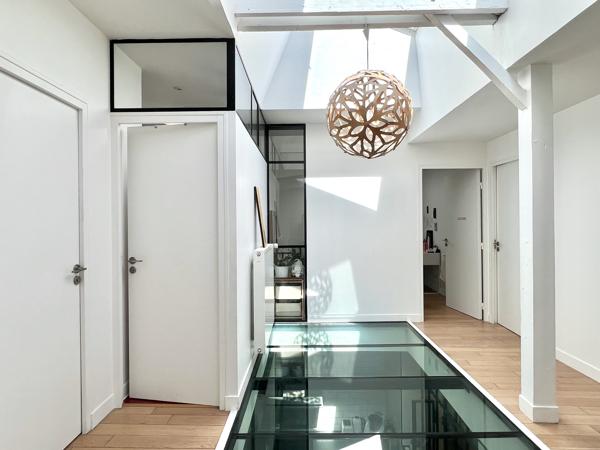 Grande maison d'architecte avec jardin