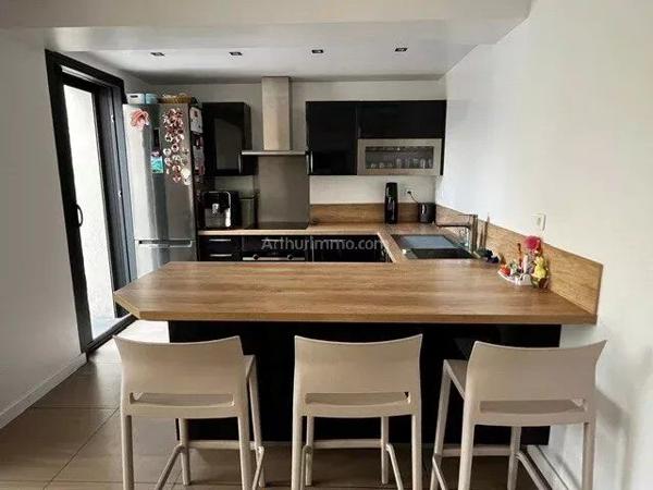 Vente                                                      Maison
                        
                     7 pièces                      118 m2                     à Joinville-le-Pont