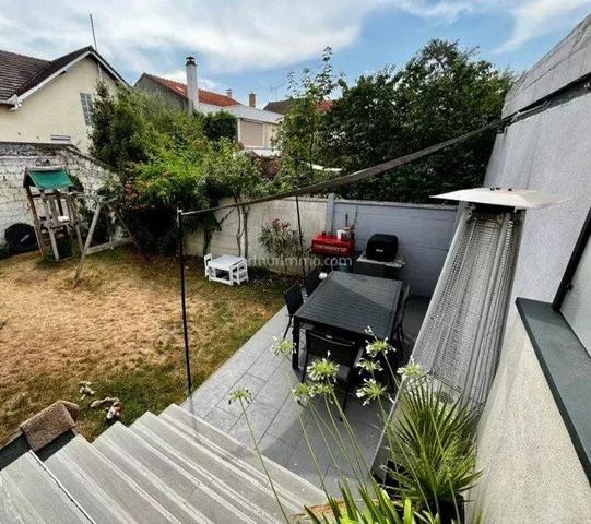Vente                                                      Maison
                        
                     7 pièces                      118 m2                     à Joinville-le-Pont