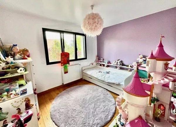 Vente                                                      Maison
                        
                     7 pièces                      118 m2                     à Joinville-le-Pont