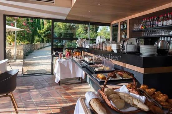 Domaine de 1 500 m²