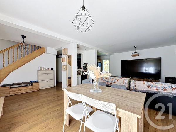 Maison à vendre  6 pièces - 130,44 m 2   MONTMAGNY  - 95