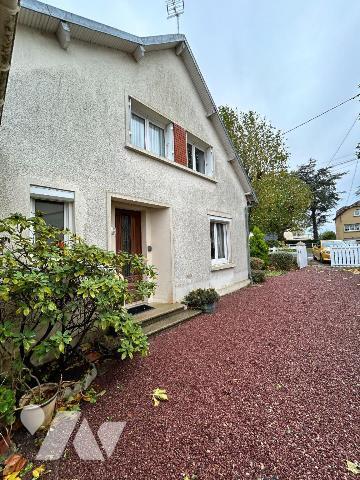 Maison à Vendre à Carentan-les-Marais (50500) en Manche (50)

Cette maison possède une surfac...