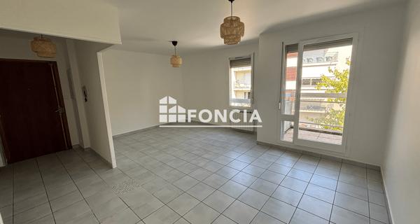 Location Appartement 3 pièces 73 m² - Lyon 69005