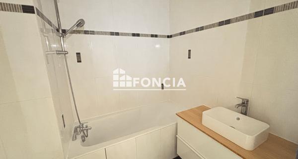 Location Appartement 3 pièces 73 m² - Lyon 69005