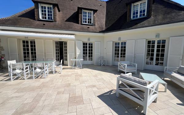 Maison à vendre    6 pièces • 295 m2 Nesles-la-Vallée