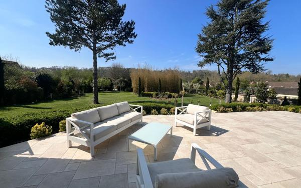 Maison à vendre    6 pièces • 295 m2 Nesles-la-Vallée