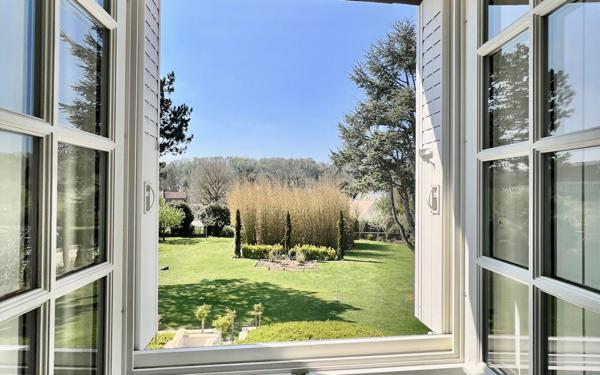 Maison à vendre    6 pièces • 295 m2 Nesles-la-Vallée