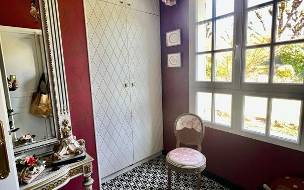 Maison à vendre    6 pièces • 295 m2 Nesles-la-Vallée