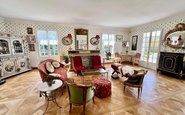 Maison à vendre    6 pièces • 295 m2 Nesles-la-Vallée