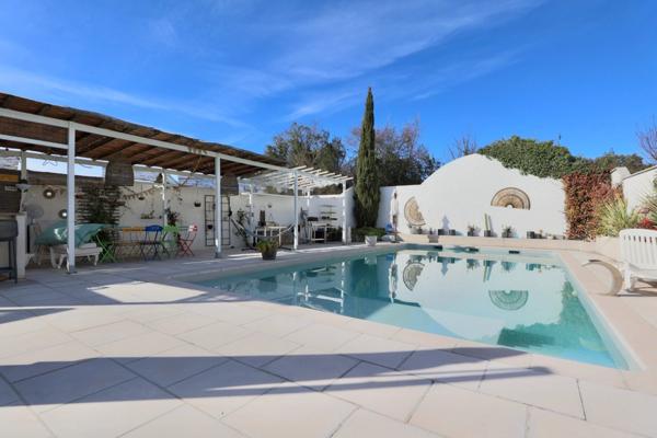 Élégante maison familiale avec espace réception et piscine – Baillargues