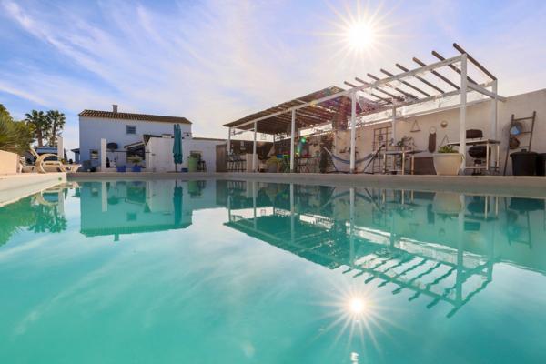 Élégante maison familiale avec espace réception et piscine – Baillargues