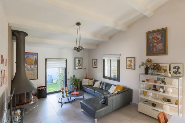 Élégante maison familiale avec espace réception et piscine – Baillargues