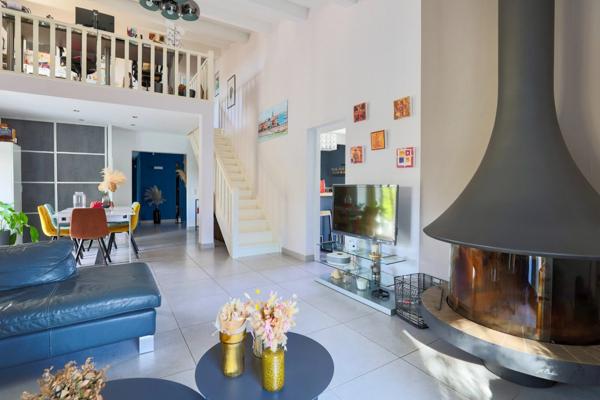 Élégante maison familiale avec espace réception et piscine – Baillargues