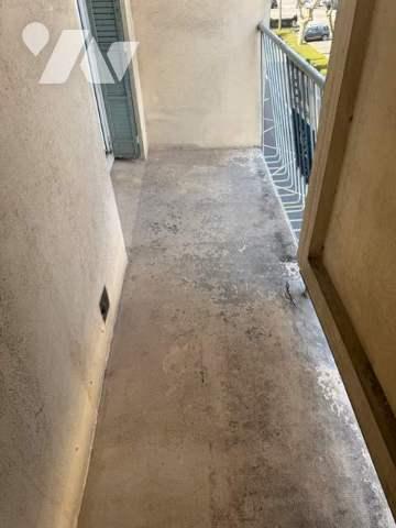 Proche centre ville cet appartement de type 3 avec ascenseur  très ensoleillé