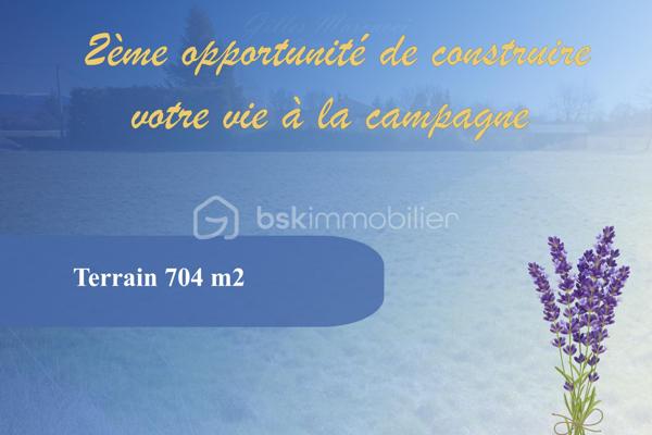 Terrain de 704 m²