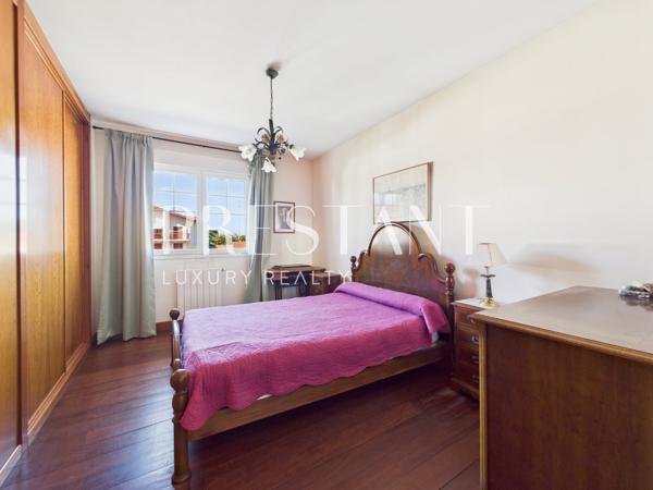 Biarritz -Belle maison basque contemporaine de 230m2 avec jardin à proximité du centre ville, BIARRITZ