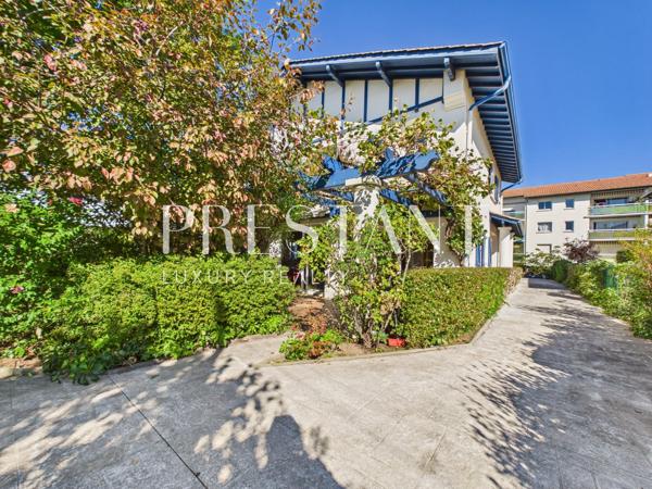Biarritz -Belle maison basque contemporaine de 230m2 avec jardin à proximité du centre ville, BIARRITZ