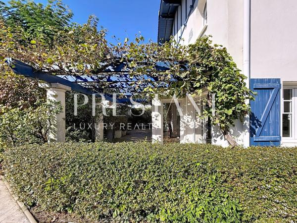 Biarritz -Belle maison basque contemporaine de 230m2 avec jardin à proximité du centre ville, BIARRITZ