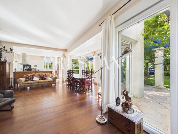 Biarritz -Belle maison basque contemporaine de 230m2 avec jardin à proximité du centre ville, BIARRITZ