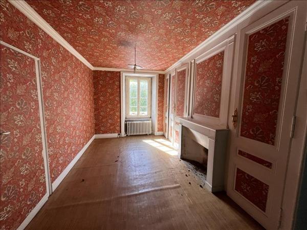 Maison à vendre |  Châlus |  5 pièces | 138 m²