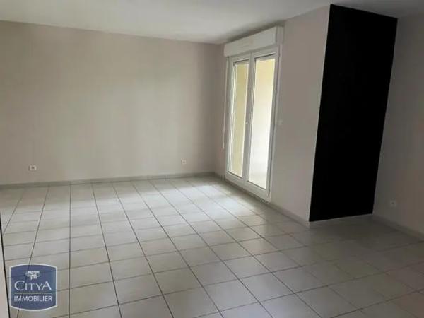 Appartement à louer 2 pièces 54.82m² Fismes (51170)